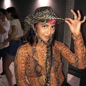 Meet your Posher, Destiny